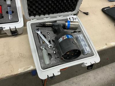 Overview picture of Pneumatic rivet nut gun